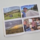 Texte: "Bjørnhollia-Hütte: Gegen eine kleine Gebühr darf ich hier mein Zelt...". Vier Fotos: Landschaft, Selfie, Sonnenuntergang, Begegnung.