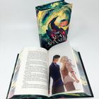 Buch "The Sea Spinner" von Julie Johnson. Ein geöffnetes Buch zeigt eine Illustration von zwei Personen, die sich anschauen.