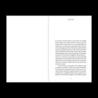 Titel: "Wahre Anbetung"

In der Hitze des Tages läuft eine Frau allein eine staubige Straße entlang. Sie ist allein, weil sie im Leben versagt hat. Es hätte nicht so kommen sollen, wie es letztendlich kam. Sie will nur das, was alle anderen auch haben: Liebe, Vertrautheit und Zuneigung. Aber ihre Sehnsüchte und ihr Wunsch nach diesen Dingen brachten sie immer bloß in Schwierigkeiten. Tatsächlich scheiterte jeder Versuch, Liebe zu finden. Jede Beziehung endete in einer Katastrophe. Ihr Verhalten wurde mit der Zeit immer zwanghafter und destruktiver – und zwar so sehr, dass sie inzwischen von der Gesellschaft ausgestoßen ist. Sie hat fünf zerbrochene Ehen hinter sich und lebt jetzt mit einem Mann zusammen, der sie genauso ausnutzt, wie sie ihn. Und doch sehnt sie sich mehr denn je nach wahrer Liebe.

Von Gott hatte sie schon gehört. Als sie aufhörte, Liebe von anderen zu suchen, versuchte sie sogar mit Religion. Sie weiß, dass Gott irgendwo da ist; ihre Leere zu verstehen und ihre Sehnsucht zu stillen. Sie kennt die Geschichten über Gottes verehrten Erlöser. Doch auch hier ist sie gescheitert. Die Versuche, religiös zu sein, fühlten sich gut.

Seite 15.