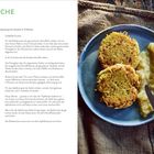 **REIWEKUCHE mit Äbbelbrei**: Rezept für 2 Personen. Zutaten: Kartoffeln, Zwiebel, Eier. Rezepttext links, Teller mit Reibekuchen und Äbbelbrei rechts.