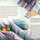 BIGFOOT: Dieses Wesen hat große Füße, hinterlässt deutliche Abdrücke. Sieht aus wie ein Affe, bewegt sich wie ein Mensch. Ein Zelt und Bigfoot im Wald, Fernglas, Kompass und Fußabdruck.