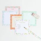 Notizen mit "TO DO" und "DO NOT FORGET". Eine Liste: Blumen, Kekse, Kaffee, Milch. Bunte Muster, Radiergummi, Bleistift.