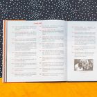 "TIMELINE" führt Ereignisse von 1926 bis 1969 auf. Heller Hintergrund, weißer Text auf Rändern mit Sternenmuster.