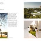 "SABATER HOUSE, ALICANTE, SPANIEN" oben links; moderne Villa, weiße Fassaden, große Fenster, Waldumgebung, Frau in weißem Kleid.