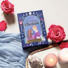 "Too Many Choices", "Das Romance-Orakel für Booklover", Illustration mit einem Paar, Katze, Rosen, Kerzen und Stoff.