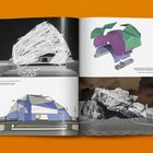"Vue en aval" und "La Caverne du Pont Neuf". Collage eines steinbedeckten Flusses mit Brückenbogen und Gebäuden im Hintergrund.