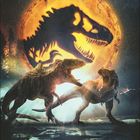 Kalenderblatt mit August 2023, zwei kämpfende Dinosaurier, T-Rex-Schatten vor großem, leuchtendem Vollmond.