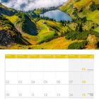 Kalender: August 2027, Tage und Wochentage auf Deutsch und Englisch. Foto zeigt Berglandschaft mit See und Wolken.