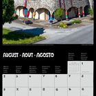 Kalenderblatt August 2027. Gebäude mit goldenen Kuppeln, bunte Fassaden, kreativ gestaltete Architektur.