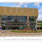 Der Text beschreibt: "Gewandhaus mit Mendebrunnen auf dem Augustusplatz." Monat ist August, darunter ein Kalender.