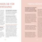 Linke Seite: Überschrift "SORGEN SIE FÜR BEWEGUNG". Texte über Sport und Gesundheit, Vorteile von Sport, Stressreduktion. 

Rechte Seite: Überschrift "FERTILITÄTSYOGA". Texte über Yoga zur Fruchtbarkeitsförderung, Stressabbau und Durchblutungsförderung.