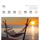 Kalender für Mai 2027. Eine Hängematte am Strand bei Sonnenuntergang.