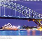 Opernhaus Sydney, Australien. Kalenderseite August. Im Hintergrund Sydney Harbour Bridge bei Nacht.