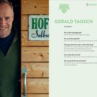 "Ganz kurz zur Person: Gerald Tausch. Linsenbauer. Hofladen. Ein lächelnder Mann schaut aus einer Holztür mit grünem Pullover."