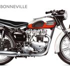 "TRIUMPH BONNEVILLE T120 650, 1958" Illustration eines klassischen Motorrads in Rot und Silber.