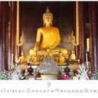 Text: Zahlen von 1 bis 30 unten, mit Schwerpunkt auf 5 und 19, Monat 9. Goldene Buddha-Statue in einem Tempel.