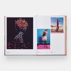 Links: "Molly" von Harley Weir, 2017. Rechts oben: Wüstenlandschaft. Rechts unten: "Molly" aus Vogue Magazine, 2017.