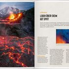 "Vulkanismus: Leben über dem Hot Spot. Island ist das jüngste Land Europas." Links Lavafluss, rechts Vulkaneruption.