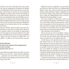 Auf den Seiten 14 und 15 stehen Textauszüge aus einem Buch. Der Text erzählt von einem Protagonisten, einer Zitadelle und einem Wettbewerb der "Langen Nacht". Es gibt Zitate und eine Liste mit Namen von Soldaten sowie Wetten. Es wird auf Quoten eingegangen.