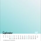 „September“ in schwarzer Schrift. Kalendertage darunter. Hellblauer Hintergrund, unten rechts ein Herzsymbol.