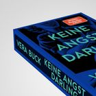 Text: "Solange du tust, was ich sage." Ein blaues Buch, Titel: "Keine Angst, Darling" von Vera Buck.