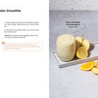 Titel: Immun-Booster-Smoothie. Zutaten: Orange, Ingwer, Möhre, Kurkuma, Leinöl, Haferkleie, Sojamilch. Zubereitung: 10 Min.
