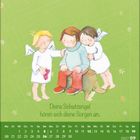 „Deine Schutzengel hören sich deine Sorgen an.“ Zwei Engel trösten einen Jungen auf einem Baumstumpf. Darunter ein Kalender.