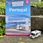"WOHNMOBIL TOURGUIDE Portugal" steht auf einem Buch. Unten: "Die besten Routen und Stellplätze für alle Selbstfahrer". Daneben ein Wohnmobil-Modell.