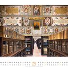 "SALA RUSCONI" steht zentral über einem Porträt. Eine prachtvolle Bibliothek mit verzierten Wänden und vollen Regalen.