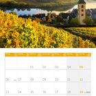 Kalender für September 2027. Herbstliche Weinberge, Fluss, Kirche mit Turm im Morgendunst, Berge im Hintergrund.