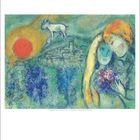 Gemälde von Marc Chagall: Liebespaar, eine Ziege, Stadtlandschaft, rote Sonne, Bäume, märchenhaft und verträumt.