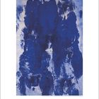 Kalenderzahl: 9. Gemälde in tiefem Blau und Weiß mit abstrakten Formen und Texturen.