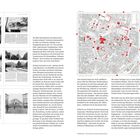 Zwei Spalten Text über den Münchner Wiederaufbau und Architekturkritik. Rechts eine detaillierte Stadtkarte mit roten Markierungen.