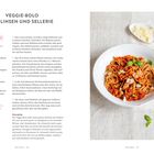 "Veggie-Bolo mit Linsen und Sellerie" Rezept mit Zutatenliste und Zubereitung. Rechts ein Teller mit Nudeln und Sauce.