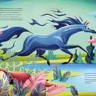 Ein Text beschreibt den jungen Mann, der vom Pferd abspringt, bevor es im Wasser verschwindet. Illustrativ sind ein Mann am Boden und ein blaues Pferd, das rennt.