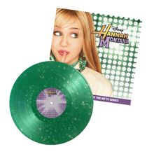 „Hannah Montana“ in gelber und lila Schrift auf Plattencover. Grüne Vinyl-Schallplatte darunter.