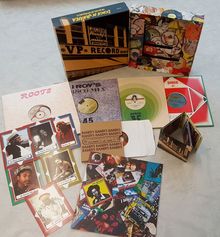 Down In Jamaica: 40 Years Of VP Records (Limited Edition Box Set), 4 Singles 12", 4 Singles 7" und 4 CDs