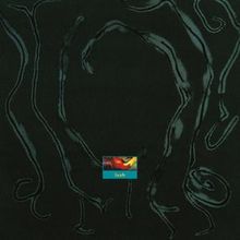 Ein kleines buntes Quadrat mit dem Text "lush" auf dunklem Hintergrund, umgeben von gebogenen, wellenförmigen Linien.