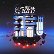 "Hotel Tiavo" leuchtet über einem futuristischen Gebäude auf einem schwebenden Felsen mit schwebenden Koffern drumherum.