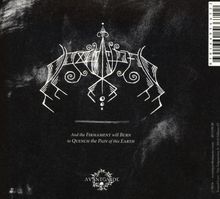 "And the Firmament will Burn to Quench the Pain of this Earth." Darunter ist ein stilisiertes Symbol auf dunklem Hintergrund.