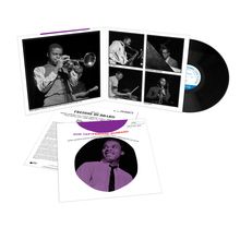 Cover mit "HUB CAP / FREDDIE HUBBARD". Schwarze und weiße Fotos eines Jazz-Musikers mit Trompete im Retro-Stil.