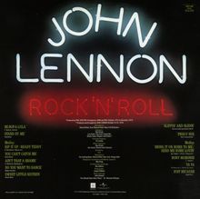 Text oben: "JOHN LENNON", darunter "ROCK 'N' ROLL". Songtitel links und rechts. Schwarzer Hintergrund.