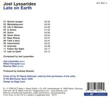 "Late on Earth" von Joel Lyssarides. Songliste mit Zeiten, Künstler und Produzenteninfo. Blau-weißes Design.