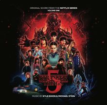 "Original Score from the Netflix Series Volume One." Viele Figuren vor rotem Hintergrund, darunter ein bedrohliches Monster.