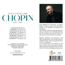 Album mit Chopin-Stücken und Beschreibungen auf Französisch und Englisch. Foto eines Mannes auf der rechten Seite.
