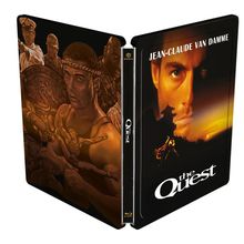 "JEAN-CLAUDE VAN DAMME" und "the Quest" auf einer Film-Klapphülle; Porträt, Kämpfer und asiatische Landschaft.