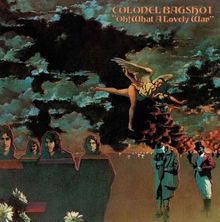 Text: "COLONEL BAGSHOT 'Oh! What A Lovely War'". Illustration zeigt Menschen, Engel, Wolken und Kreuz-Silhouetten.