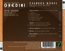 Texte auf braunem Hintergrund: 
Giorgio Federico Ghedini, Chamber Works, Trio Vasari, Titel und Dauer der Musikstücke. Barcode unten rechts.
