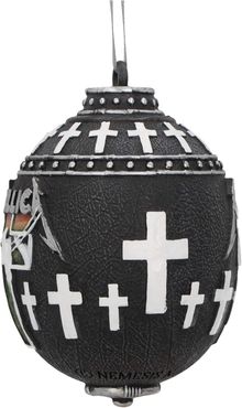Schwarze, kugelförmige Verzierung mit mehreren weißen Kreuzen. Oben und unten silberne Nägelreihen. Hängeschlaufe.