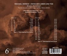 Text: "MICHAEL HERSCH - ZWISCHEN LEBEN UND TOD", Auflistung von Musikstücken mit Zeiten. Hintergrund: Wolken.
